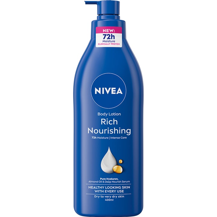 Nivea Rich Nourishing 400ml fuktighetsgivende kroppslotion med mandelolje som gir intens pleie i blå pumpeflaske.