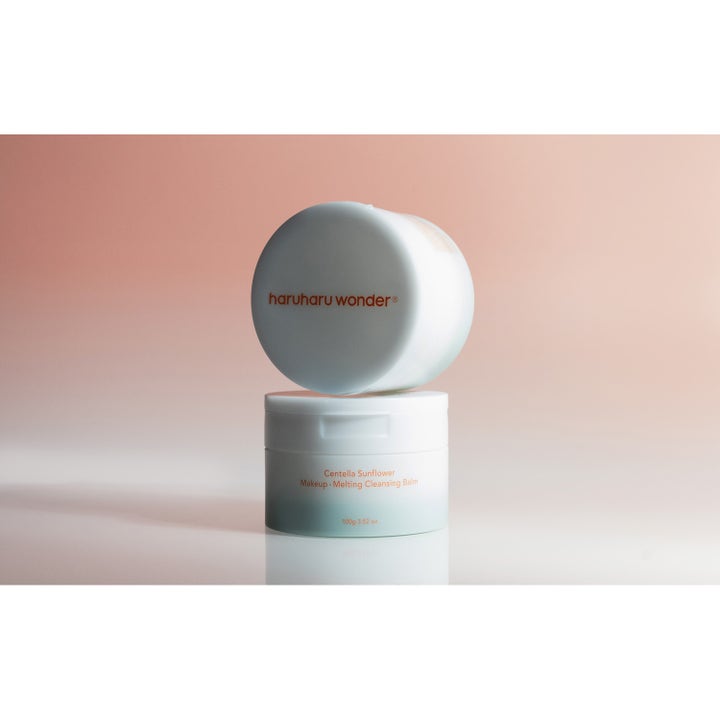 haruharu wonder Centella Sunflower Makeup-Melting Cleansing Balm 100 g ansiktsrengjøring to krukker stablet på hverandre