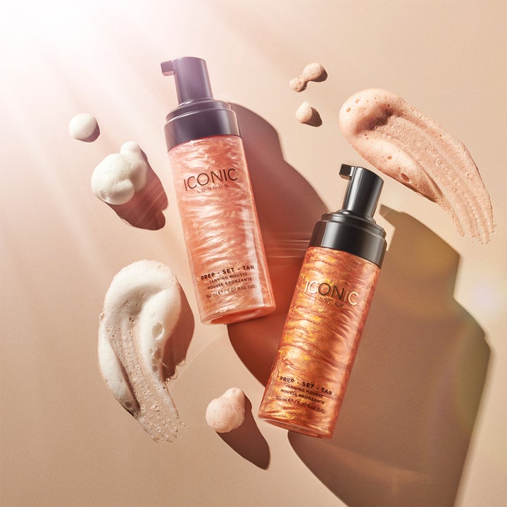 ICONIC London Prep-Set-Tan Tanning Mousse 150 ml selvbruning som gir glød vist med skimrende innhold og luftig skum