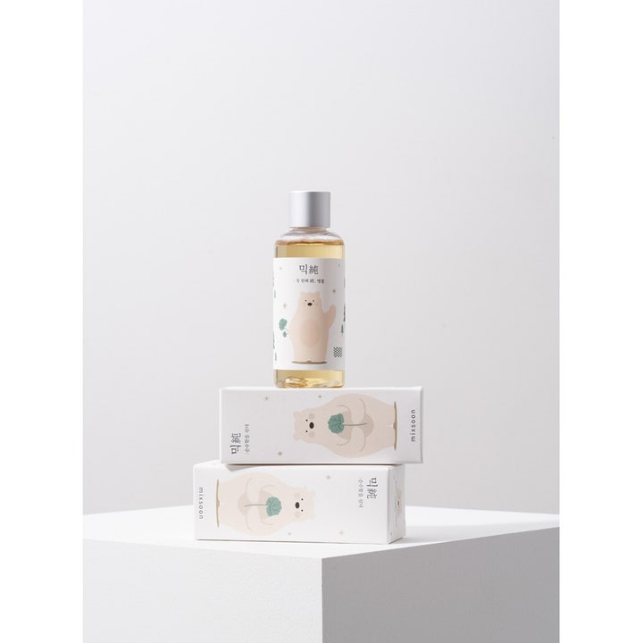 Mixsoon Soondy Centella Asiatica Essence 100 ml beroligende ansiktsserum i klar flaske med sølvlokk og isbjørn
