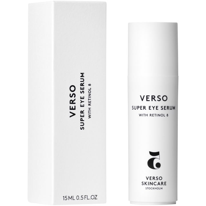 Verso Super Eye Serum 15 ml oppstrammende øyeserum med retinol 8 i hvit minimalistisk pumpeflaske og eske