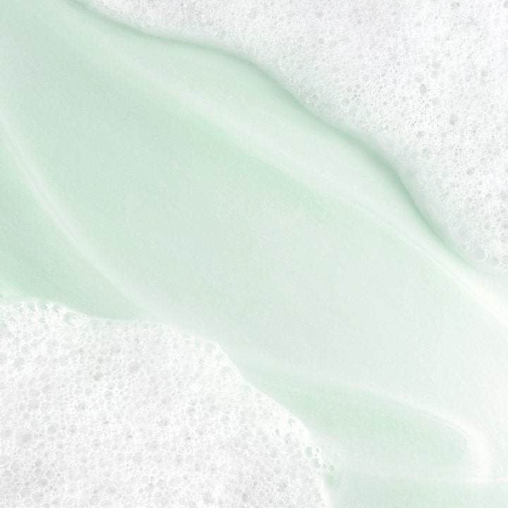 Biotherm Homme Aquapower Cleanser 125 ml ansiktsrens med lysegrønn geltekstur og hvitt skum