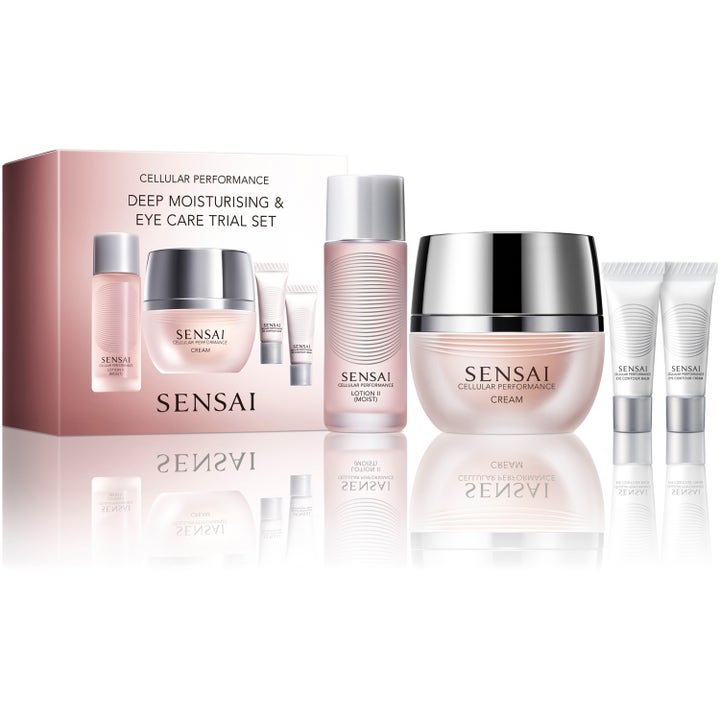Sensai Cellular Performance Deep Moisturising & Eye Care Trial Set fuktighetsgivende hudpleiesett i rosa emballasje.