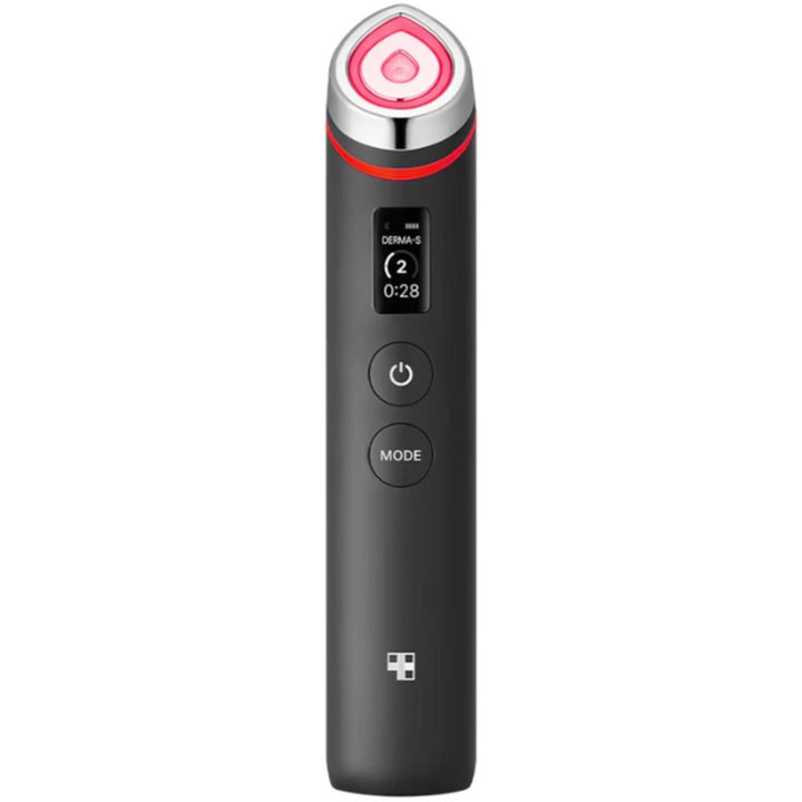 Medicube Age-R Derma EMS Shot for ansiktsløft og elastisitet i svart utførelse med digitalt display og rød lysbehandling.