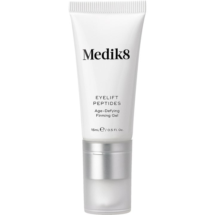 Medik8 Eyelift Peptides 15ml oppstrammende øyegel med peptider i hvit tube med sølvfarget pumpe og kork.