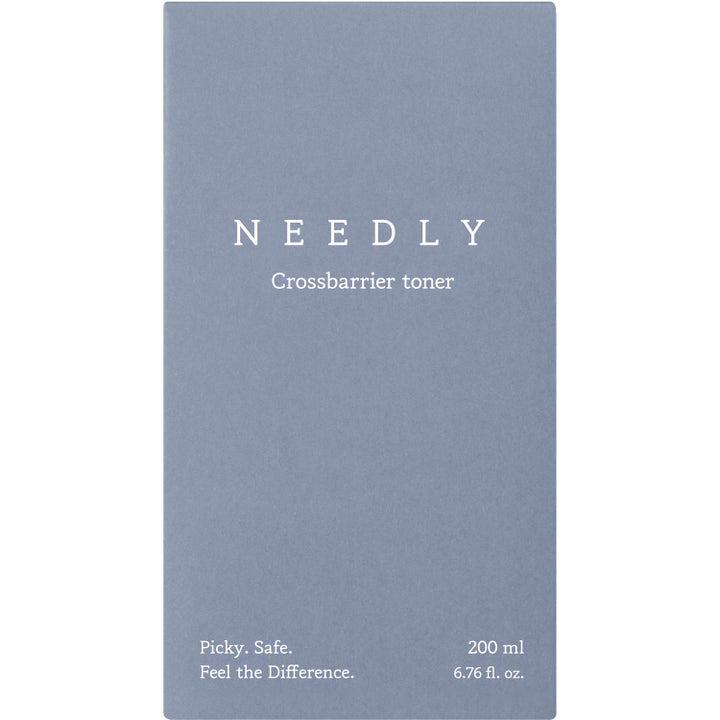 Needly Crossbarrier Toner 200 ml fuktighetsgivende ansiktsvann i blågrå ytteremballasje av papp