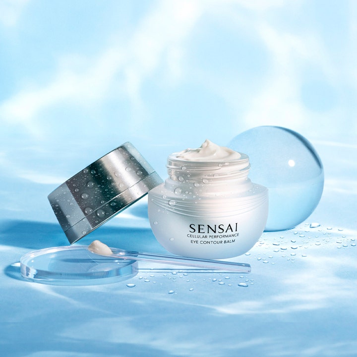 Sensai Cellular Performance Eye Contour Balm 15 ml fuktighetsgivende øyekrem i hvit krukke med sølvlokk og rik tekstur.
