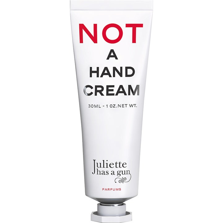 Juliette Has A Gun Not A Hand Cream 30 ml pleiende håndkrem i hvit tube med rød og svart tekst og sølvfarget kork.