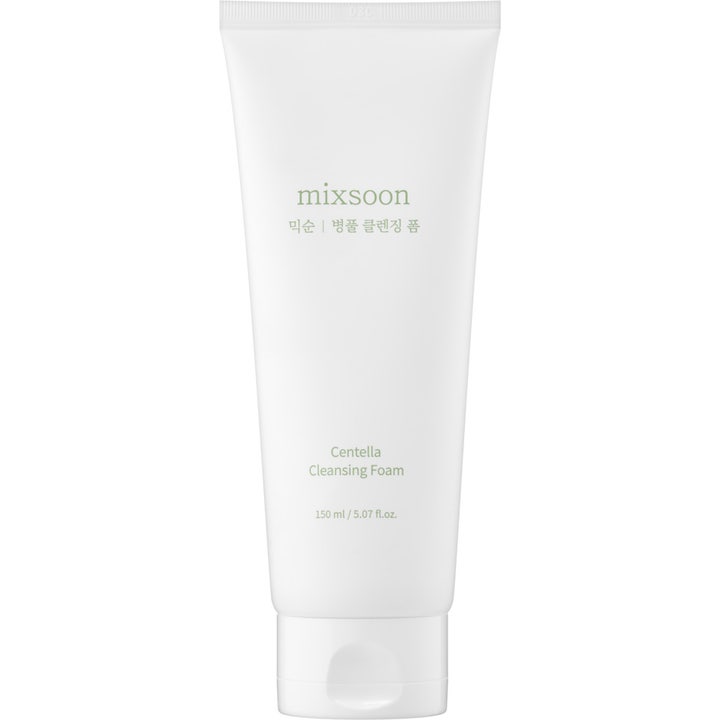 Mixsoon Centella Cleansing Foam 150 ml beroligende ansiktsrens i en minimalistisk hvit plasttube med grønn tekst