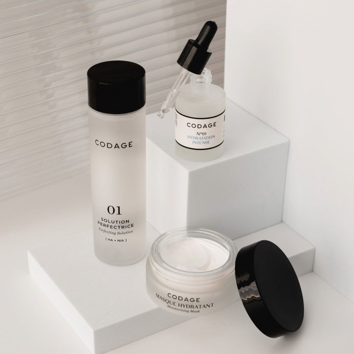 Codage Paris The Moisturizing Mask 50 ml fuktighetsgivende ansiktsmaske i åpen glasskrukke med hvit krem og svart lokk