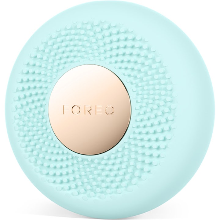 FOREO UFO 3 mini Arctic Blue 1 stk gir fuktighet med lyseblå silikonoverflate og en sentral plate i rosegull
