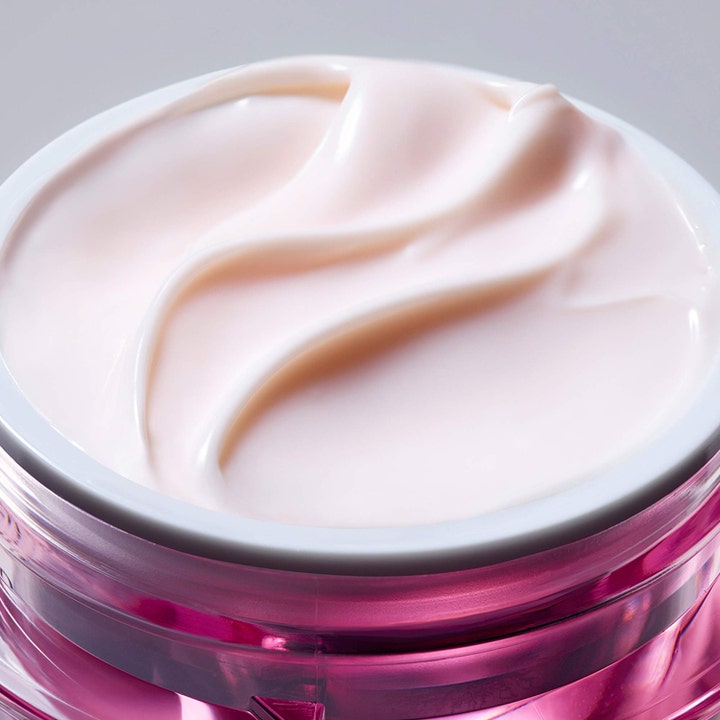 Estée Lauder Resilience Multi-Effect 50 ml oppstrammende dagkrem med fyldig lyserosa kremtekstur i krukke.
