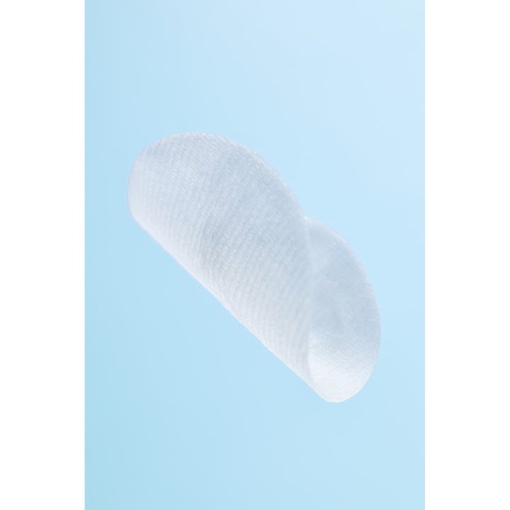 Klairs EGF Blue Calming Toner Pad 60 stk beroligende tonerpad med hvit teksturert overflate mot lyseblå bakgrunn.