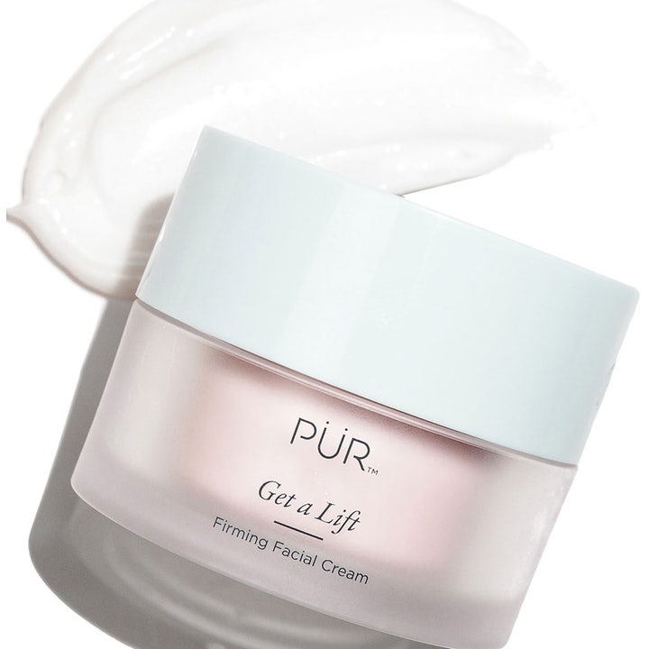 PÜR Get A Lift 50 ml oppstrammende ansiktskrem i frostet krukke med hvit, fyldig kremtekstur bak.