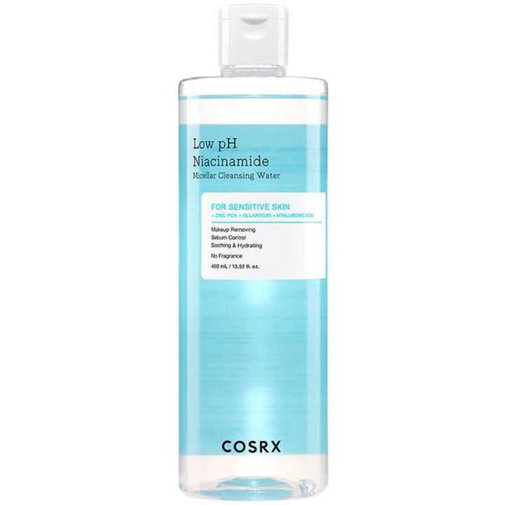 COSRX Low pH Niacinamide Micellar Cleansing Water 400 ml beroligende rens i klar plastflaske med lyseblå etikett