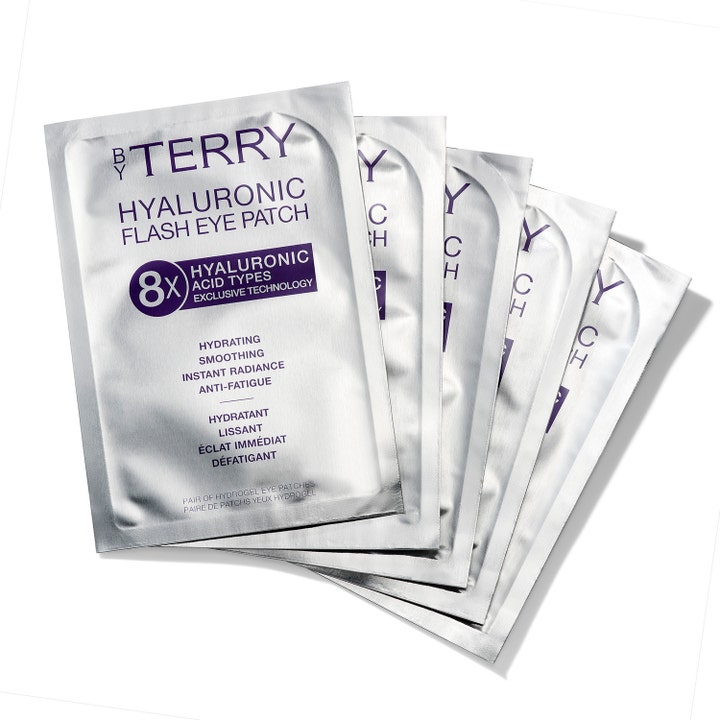 By Terry Hyaluronic Flash Eye Patch fuktgivende øyemaske i fire sølvfargede poser som gir huden umiddelbar glød.