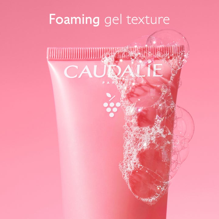 Caudalie Vinohydra Moisturizing Cleansing Gel 150 ml fuktighetsgivende ansiktsrens med skummende geltekstur og bobler.