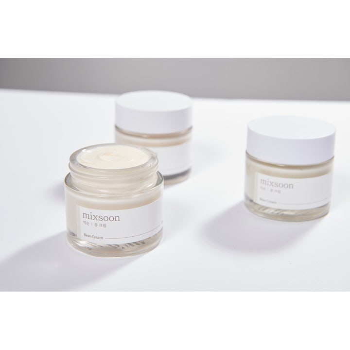 Mixsoon Bean Cream 50 ml fuktighetsgivende ansiktskrem i glasskrukke som viser en fyldig og kremet tekstur