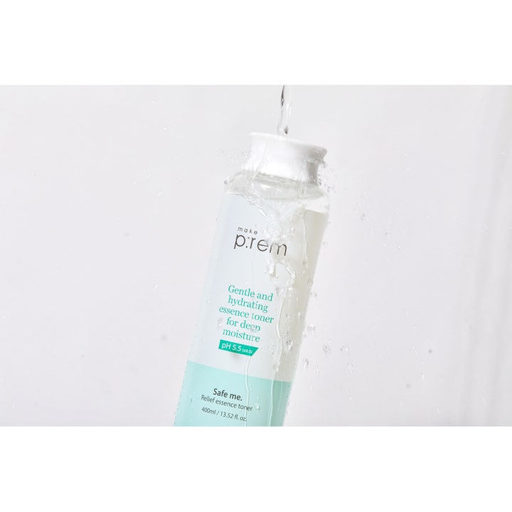Make Prem Safe Me Relief Essence Toner 400 ml beroligende ansiktsvann i klar flaske med forfriskende vannsprut.