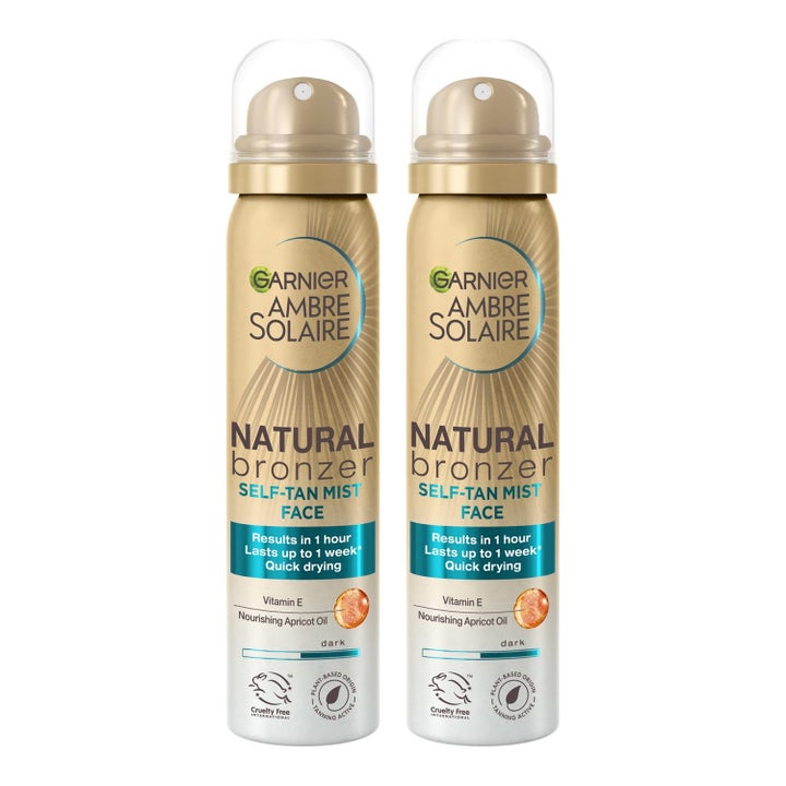 To pakker Garnier Ambre Solaire Natural Bronzer Self-Tan Mist 75 ml som gir huden en jevn og naturlig glød.