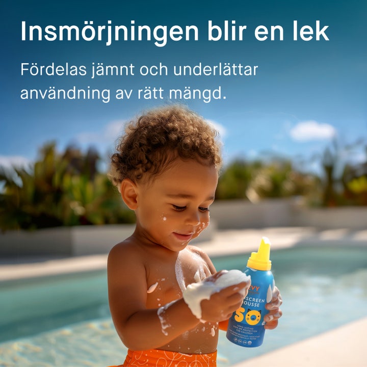 EVY Technology Sunscreen Mousse For Kids SPF50 150 ml gir sertifisert 8 timers solbeskyttelse for barn i vannet
