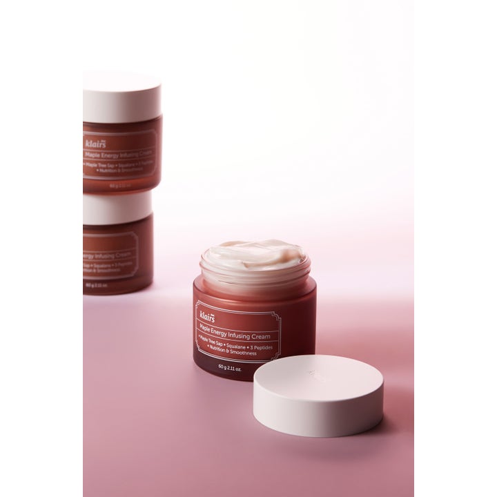 Klairs Maple Energy Infusing Cream 60 g næringsgivende ansiktskrem i brun krukke med fyldig hvit tekstur