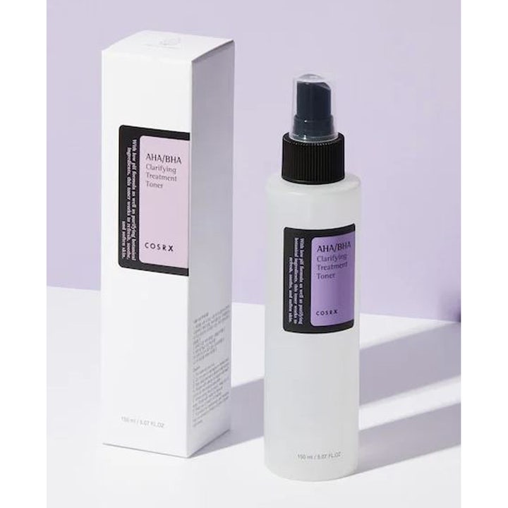 COSRX AHA/BHA Clarifying Treatment Toner 150 ml eksfolierende ansiktsvann i hvit sprayflaske med lilla etikett og eske.