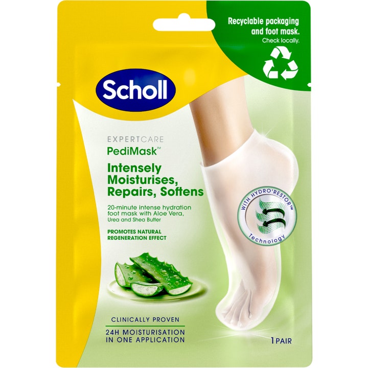Scholl ExpertCare PediMask 1 par fuktighetsgivende fotmaske som mykgjør huden i gul pakning med aloe vera og hvit sokk