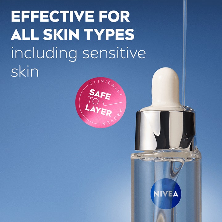 NIVEA Cellular Expert Filler Serum 30 ml hyaluronsyraserum for alle hudtyper på blå bakgrunn