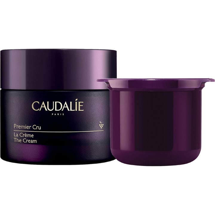 Caudalie Premier Cru The Cream 50ml antialdringskrem i en mørk lilla glasskrukke med gullskrift og en lilla refill.