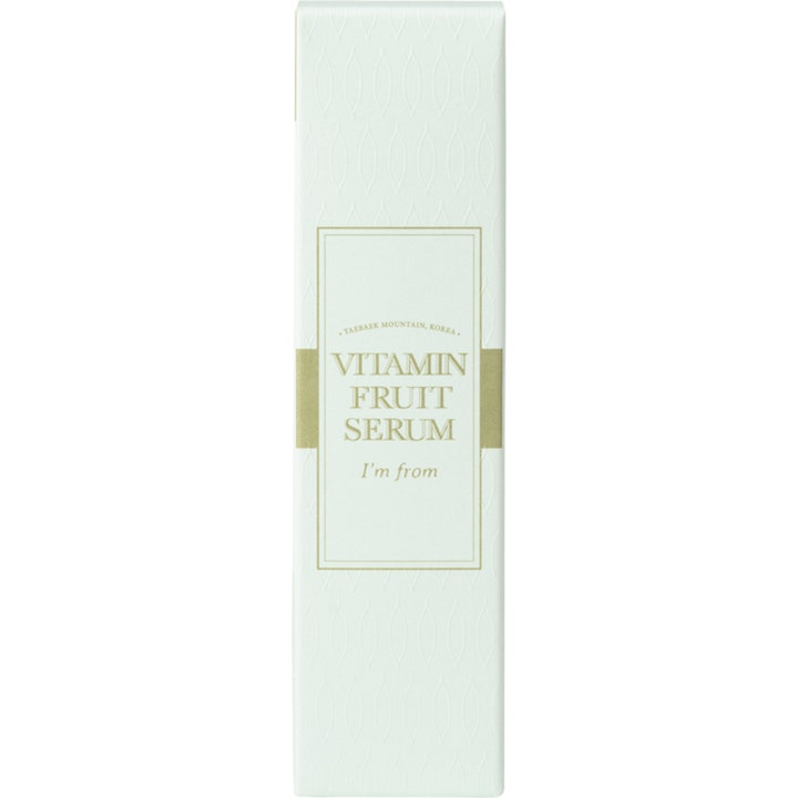I'm From Vitamin Fruit Serum 30 ml glødgivende ansiktsserum i hvit mønstret ytteremballasje med gulldetaljer