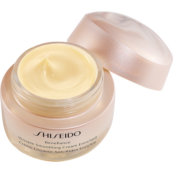 Shiseido Benefiance Wrinkle Smoothing Enriched Cream 50 ml ansiktskrem med fyldig tekstur i beige glasskrukke