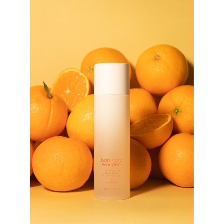 haruharu wonder Centella 3% PHA Gentle Liquid Exfoliating Serum 120 ml eksfolierende serum i hvit flaske med appelsiner