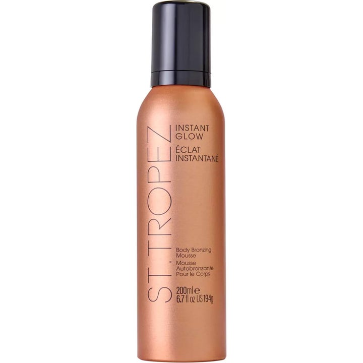St. Tropez Instant Glow Body Bronzing Mousse 200 ml selvbruning som gir glød i bronsefarget flaske med sort kork