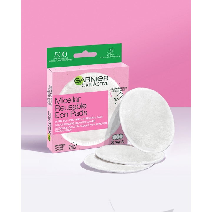 Garnier Micellar Reusable Eco Pads 3 stk gjenbrukbare sminkefjerningspads i hvit mikrofiber og rosa eske