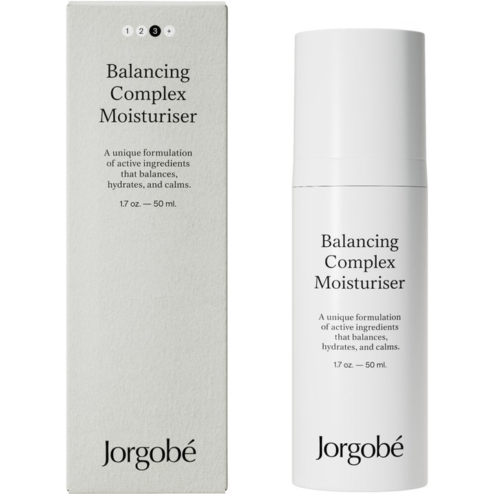 Jorgobé Balancing Complex Moisturiser 50 ml balanserende ansiktskrem i hvit pumpeflaske og eske som fukter og beroliger