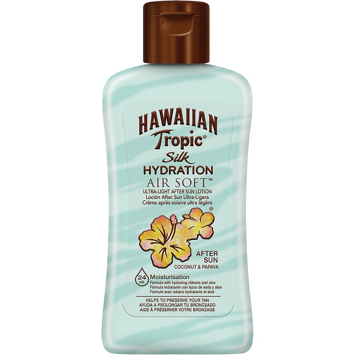 Hawaiian Tropic Silk Hydration Air Soft After Sun beroligende lotion i lyseblå flaske med synlige fuktighetsbånd.