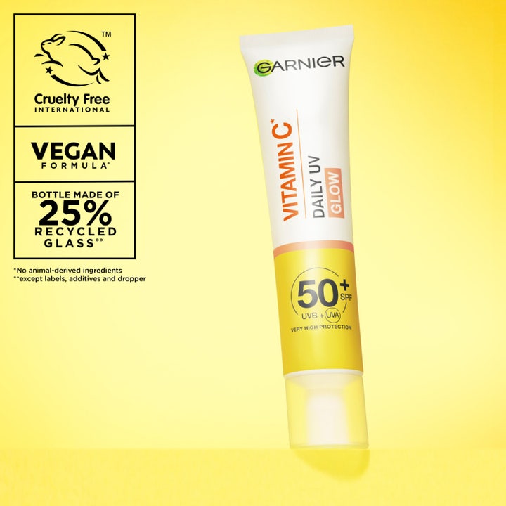 Garnier Skin Active Vitamin C Daily UV Fluid 40 ml solkrem i tube som gir glød og motvirker mørke flekker