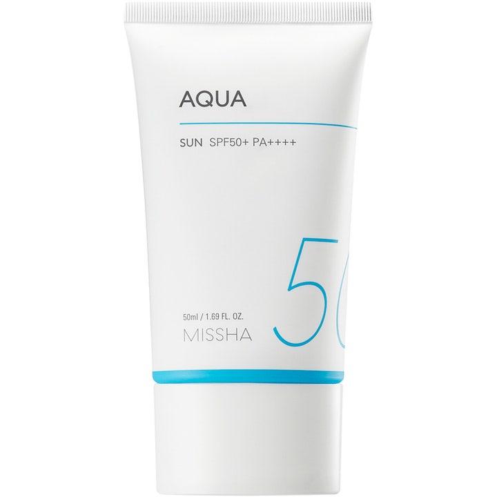 Missha Aqua Sun SPF50+ 50ml fuktighetsgivende solkrem i hvit tube med blå detaljer og hvit kork
