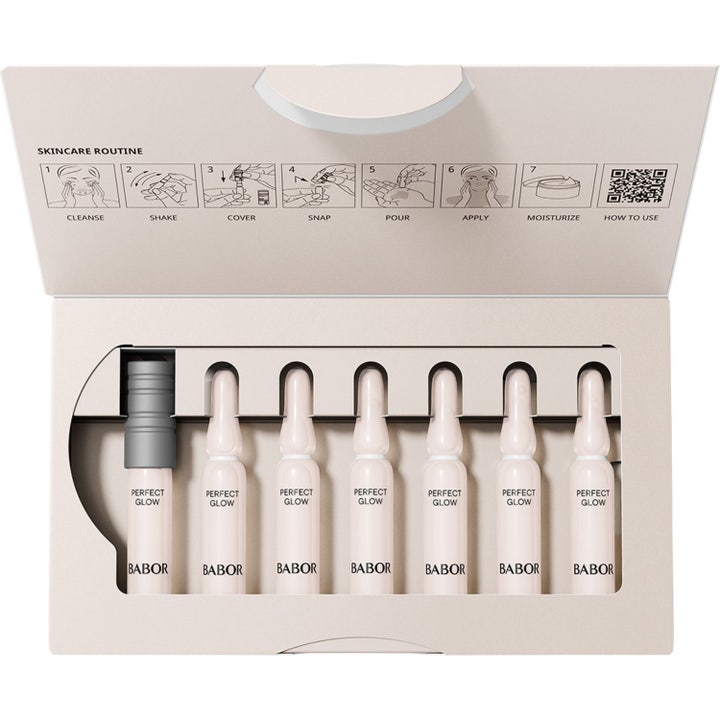 Babor Ampoule Concentrates Perfect Glow 14 ml serum i åpnet eske med instruksjoner og syv glassampuller