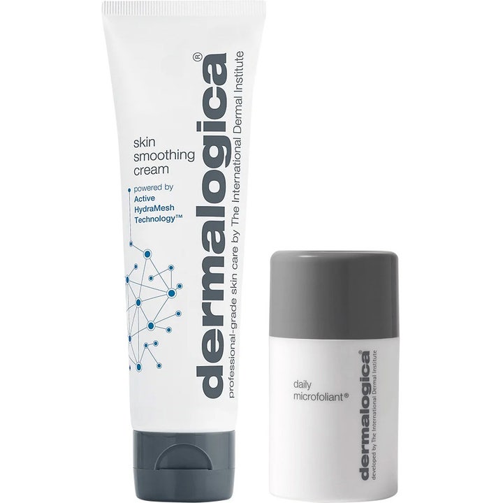 Dermalogica Skin Smoothing Cream og Daily Microfoliant fuktighetssett i hvit tube og hvit flaske med grått lokk.