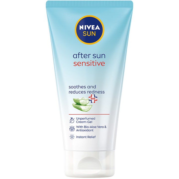 Nivea Sun After Sun Sensitive beroligende cream-gel med aloe vera som lindrer rødhet i en lyseblå og hvit tube.