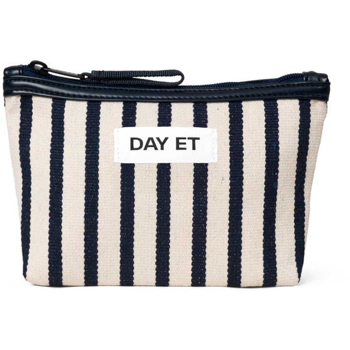 Day Gweneth J Beachy Mini