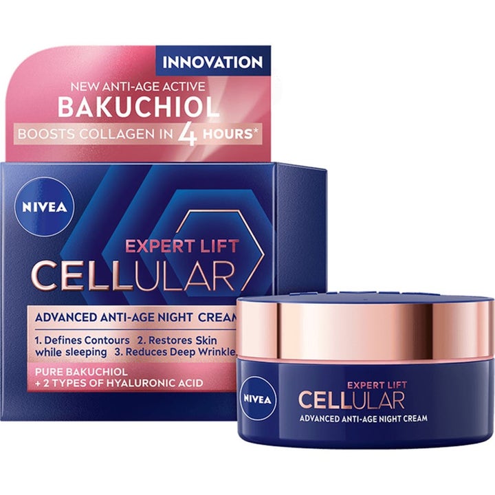 Nivea Cellular Expert Lift nattkrem med bakuchiol i blå krukke med rosegull lokk gir fastere hudkonturer