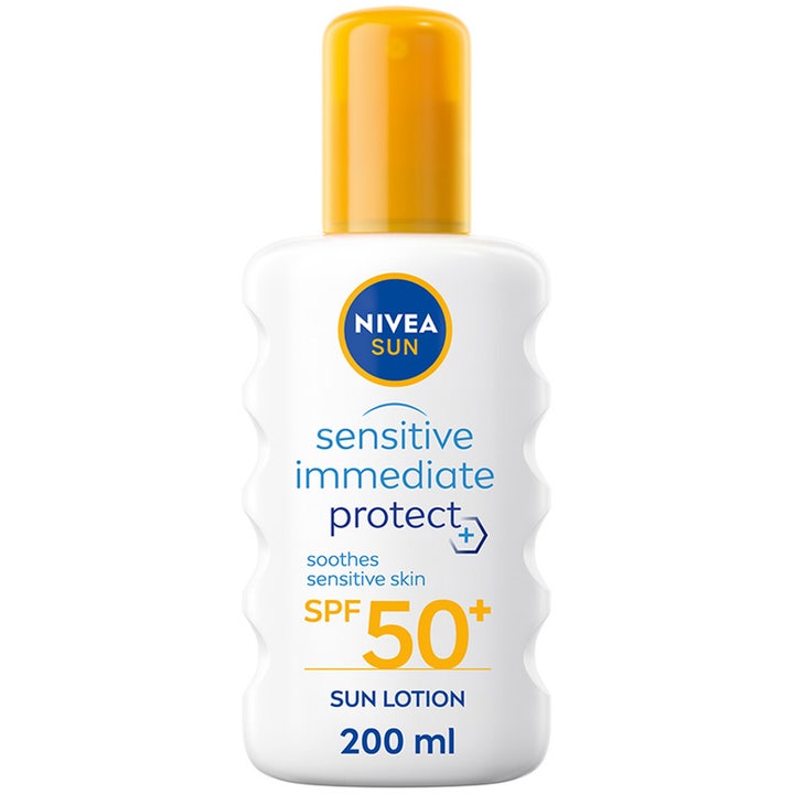NIVEA SUN Sensitive Immediate Protect 200 ml beroligende solkrem i hvit plastflaske med bølgete sider og gul kork