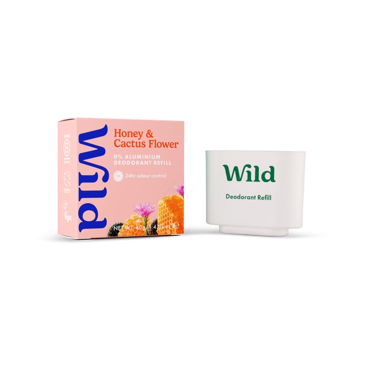 Wild Honey & Cactus Flower 40g deodorant refill gir 24 timers beskyttelse i rosa eske ved siden av hvit refill.