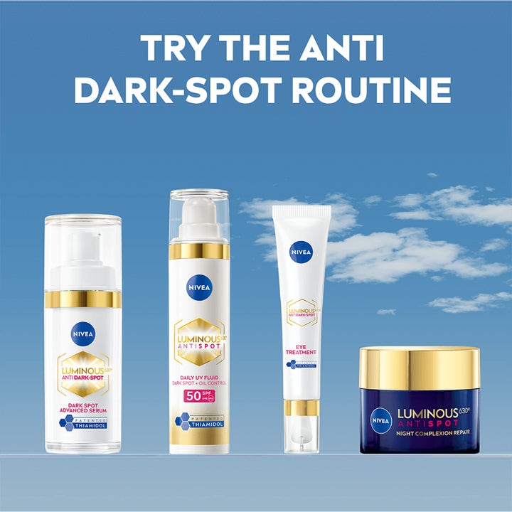 NIVEA Luminous630 Anti Dark-Spot Eye Treatment 15 ml øyekrem i hvit tube i en hudpleierutine mot mørke flekker