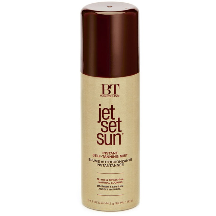BT Cosmetics Jet Set Sun Instant Self-Tanning Mist 50ml selvbruningsspray som gir naturlig glød i gullfarget flaske