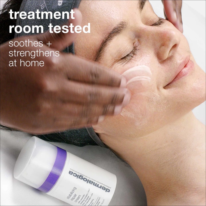 Dermalogica Stabilizing Repair Cream 50 ml styrkende ansiktskrem påføres huden for å lindre og roe ned sensitivitet.