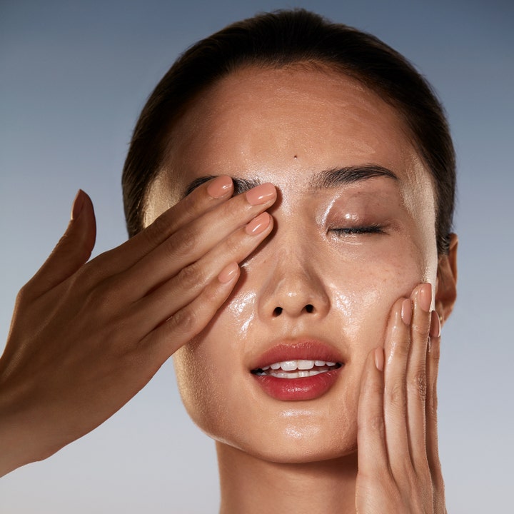 Estée Lauder Advanced Night Cleansing Balm 70 ml ansiktsrengjøring påføres ansiktet for en ren hud